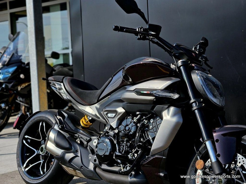 2026 Ducati Xdiavel V4 Black Lava