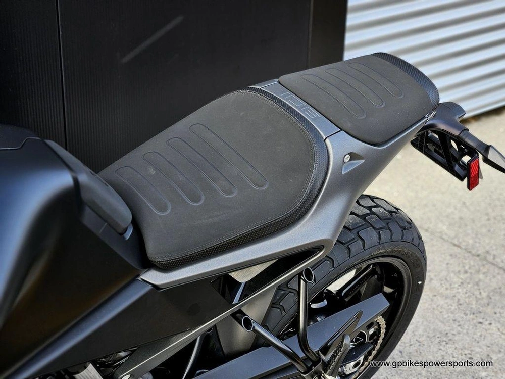 2025 Husqvarna Svartpilen 801