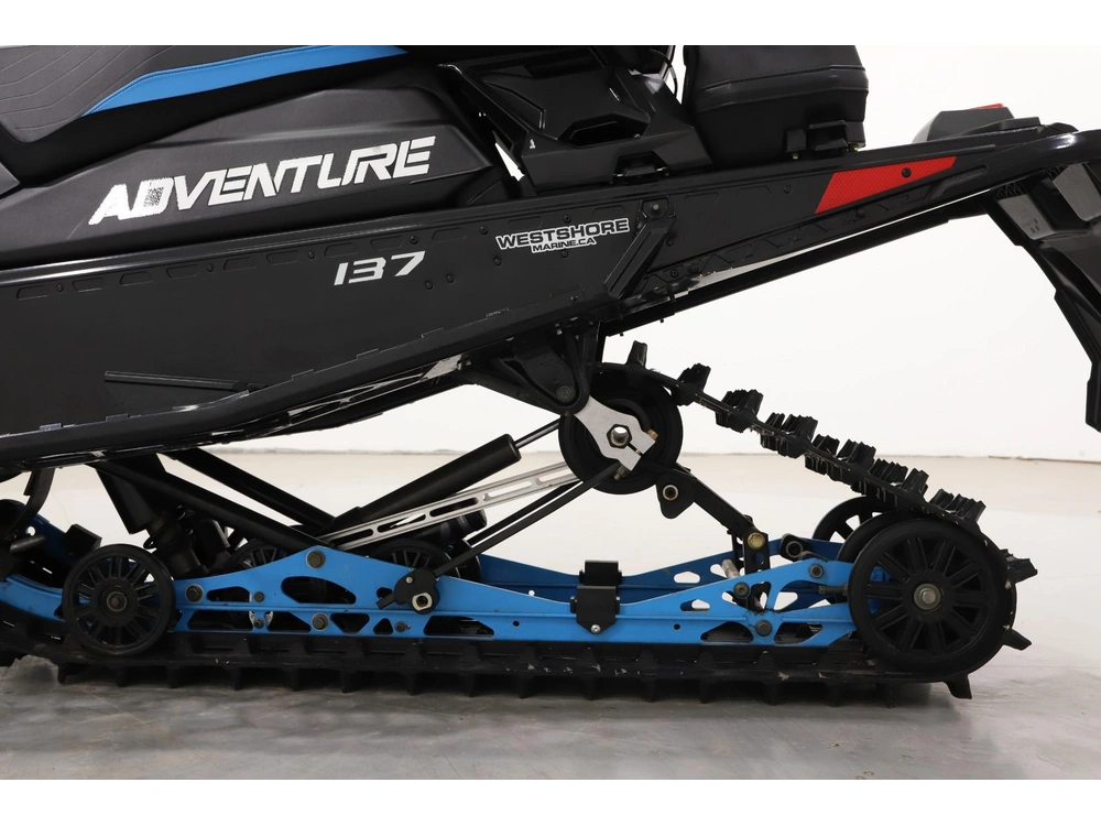 2024 Polaris 650 Indy Adventure 137 alt