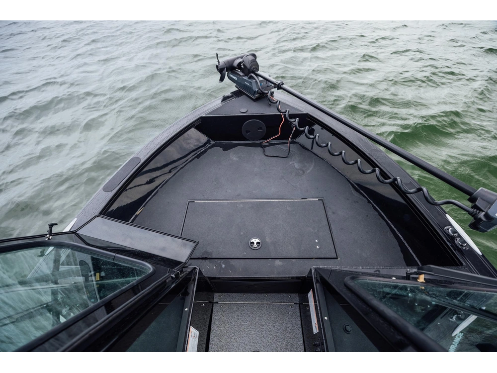 2027 Crestliner 2050 Commander Hard Top alt