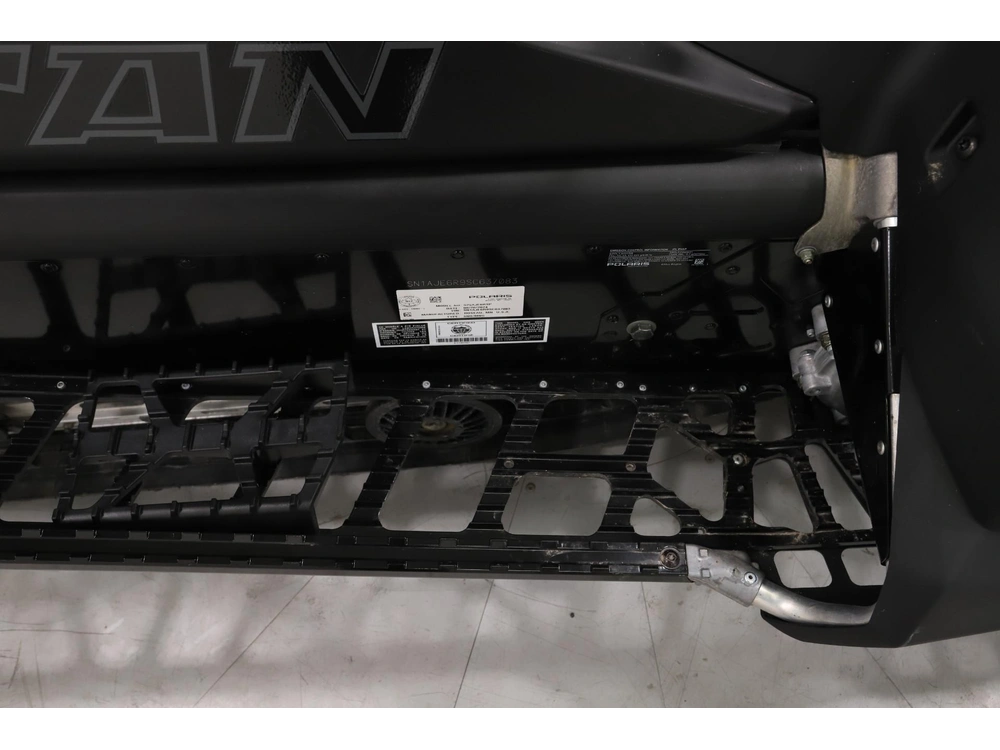 2025 Polaris 650 Titan Adventure 155 1.8 - Wide Track alt
