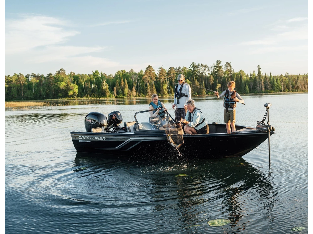 2027 Crestliner 1850 Hawk Wt Jumpseat alt