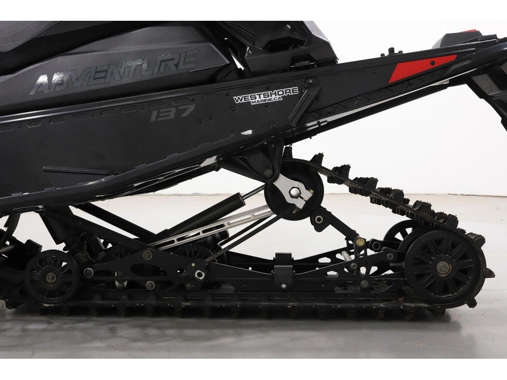 2024 Polaris 650 Indy Adventure 137 alt