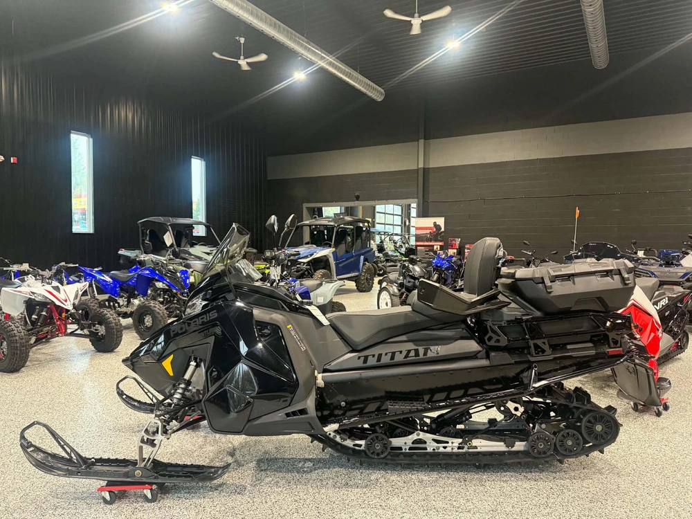 2027 Polaris Titan Adventure Ultimate 155 1.8 alt