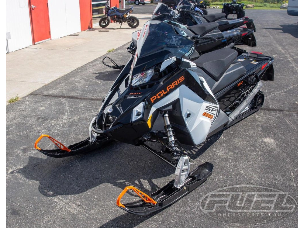 2027 Polaris 650 Indy Sp 137 White Lightning / Gloss Black / Orange Burst alt