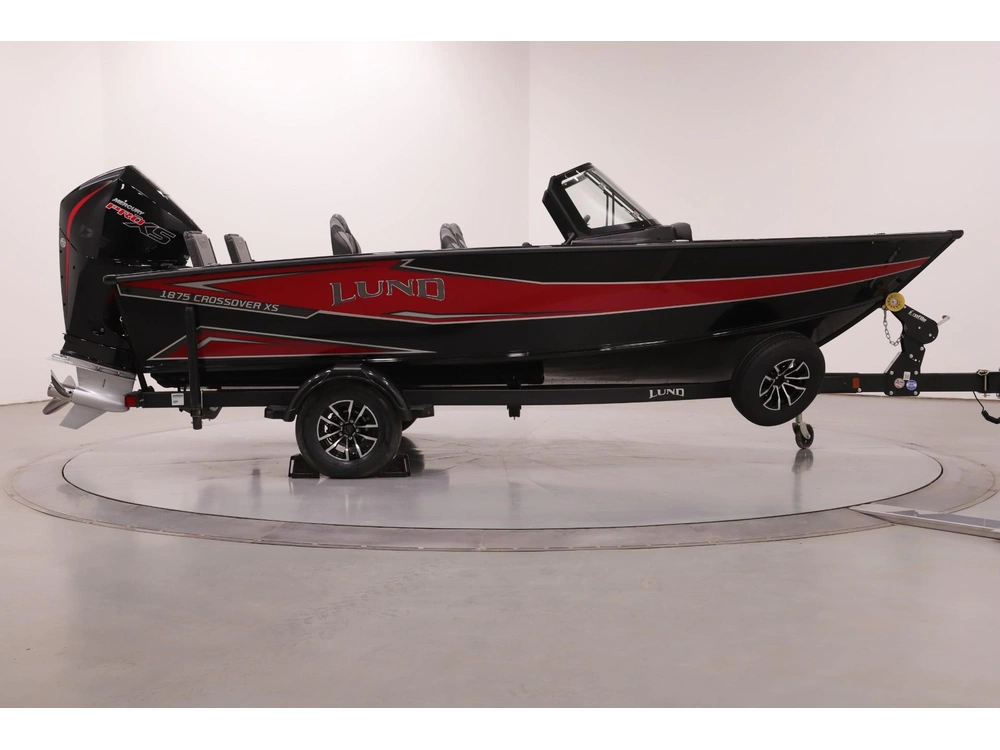 2026 Lund Boat Co 1875 Crossover Xs alt