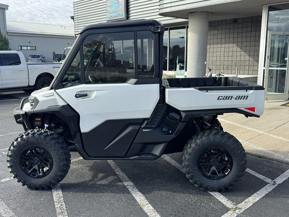 2026 Can-am Defender Limited Hd11