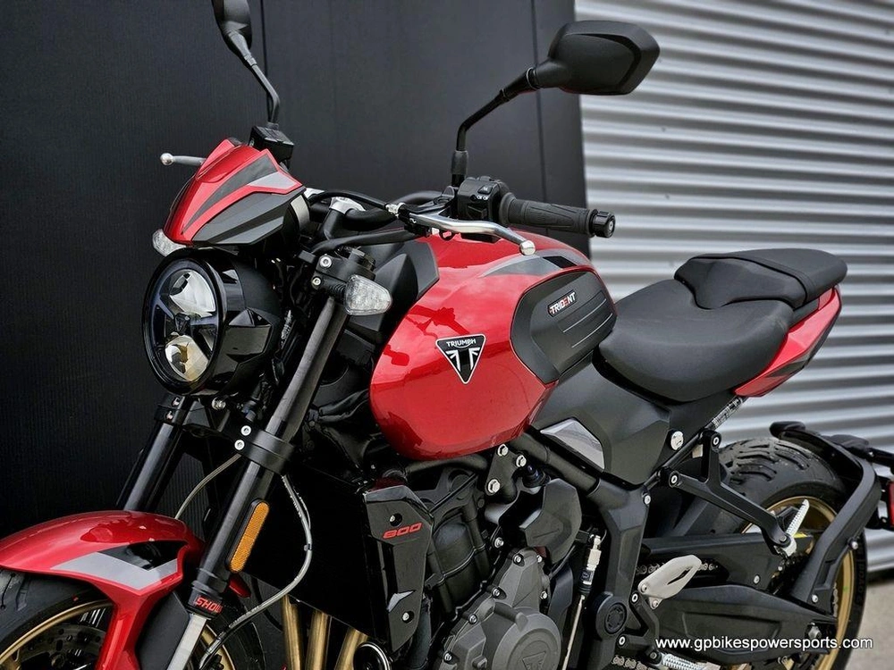 2026 Triumph Trident 800 Carnival Red