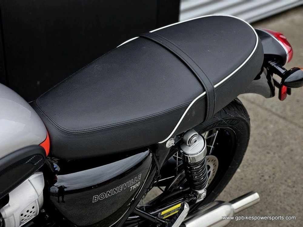 2025 Triumph Bonneville T100