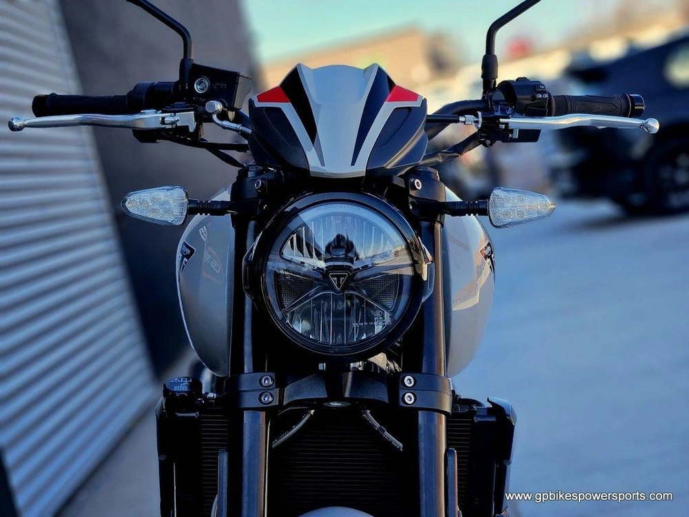 2026 Triumph Trident 800 Ash Grey