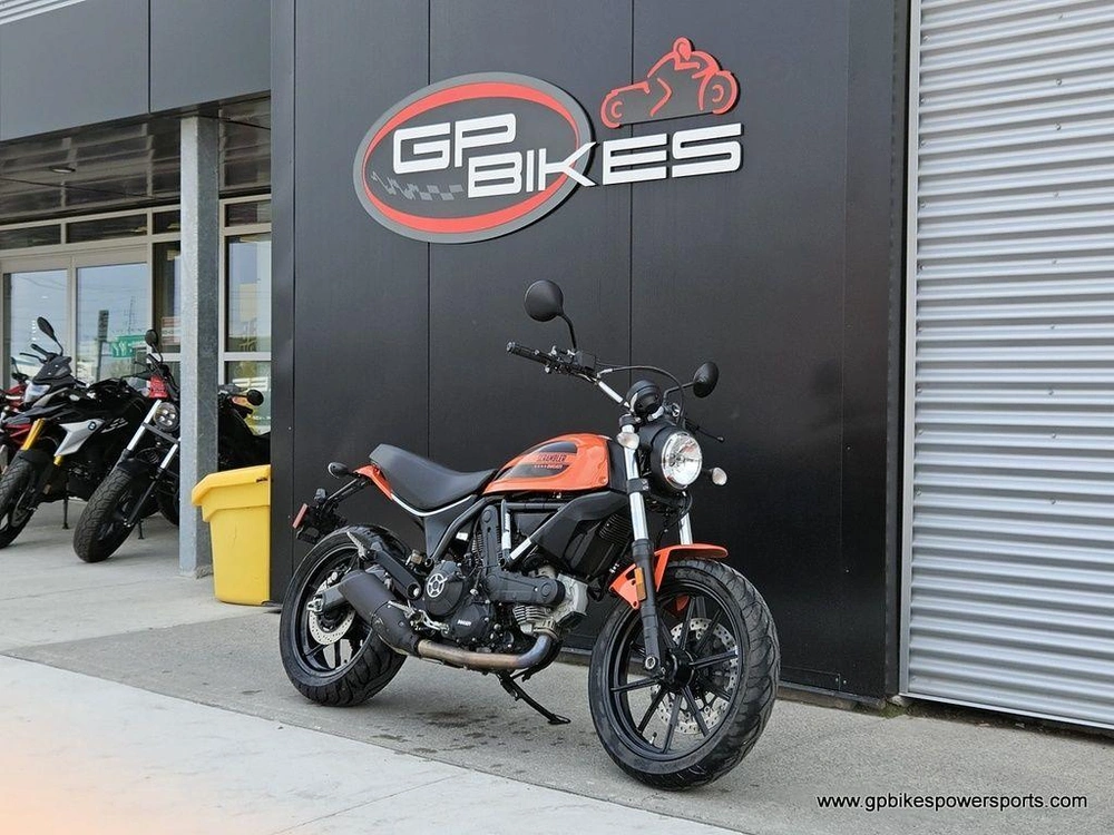 2016 Ducati Scrambler Sixty2 Atomic Tangerine