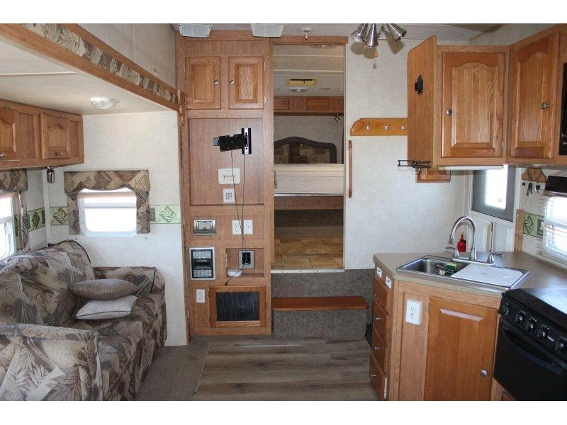 2009 Forest River Flagstaff 8528bhss alt