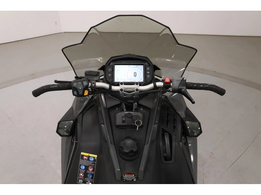 2024 Polaris 650 Indy Adventure 137 alt
