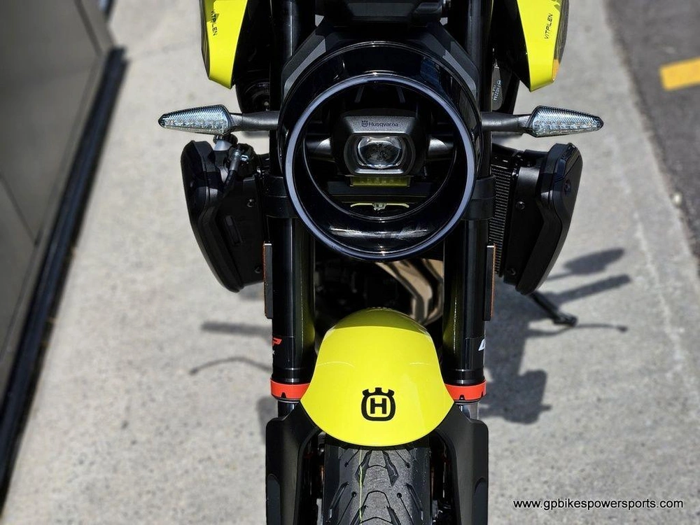 2025 Husqvarna Vitpilen 801