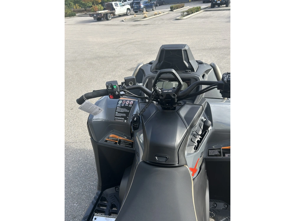 2027 Can-am Outlander X Mr 1000r alt