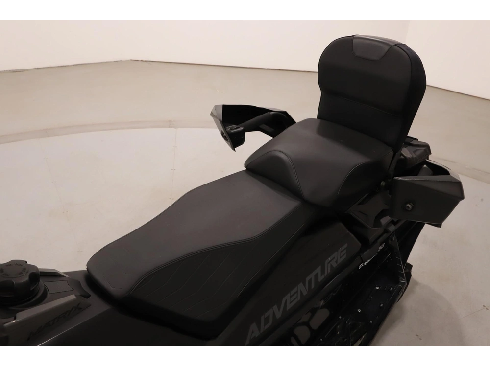 2024 Polaris Prostar S4 Indy Adventure 137 alt