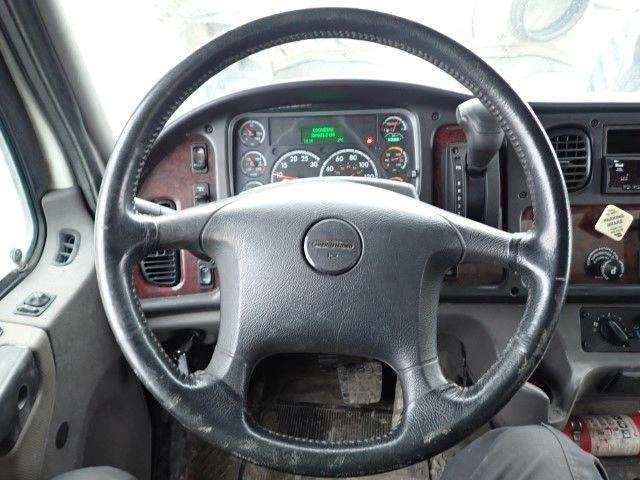 Freightliner M2106 2019