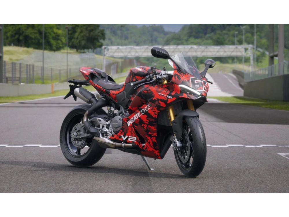 2026 Ducati Panigale V2 Fb63