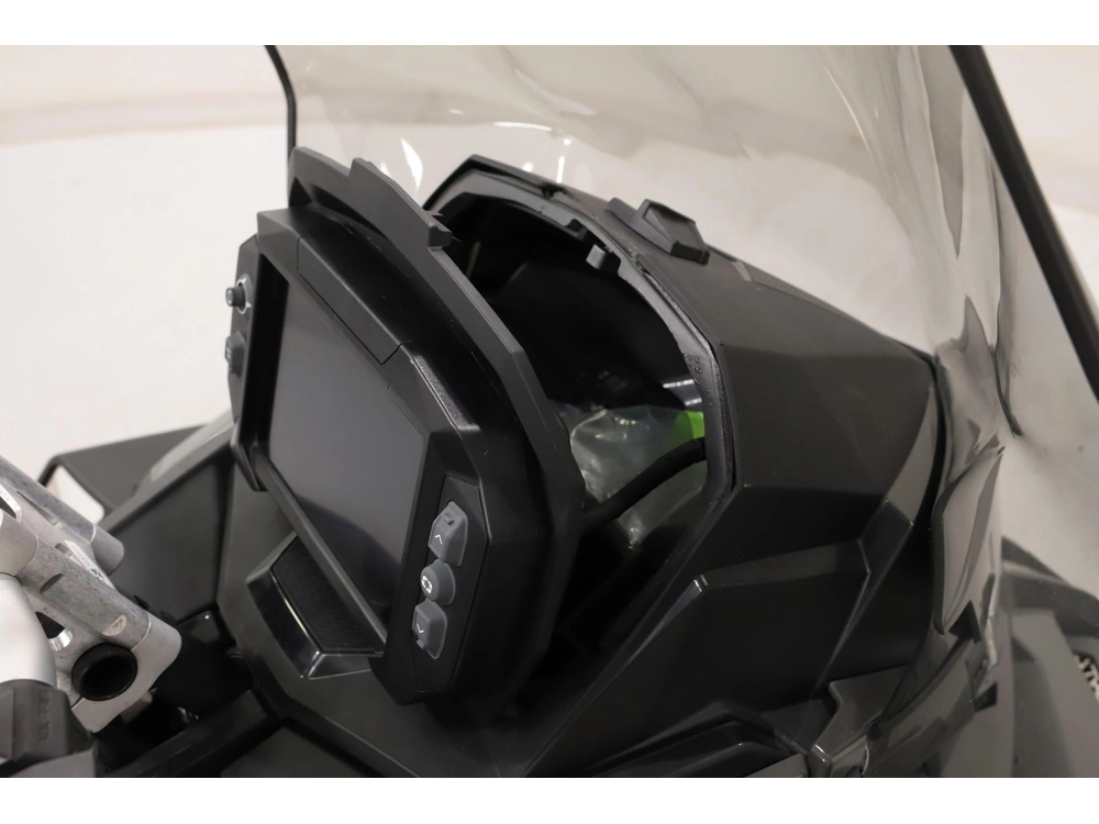 2025 Polaris 650 Indy Adventure 137 alt