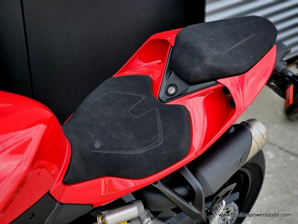 2026 Ducati Panigale V2 Red