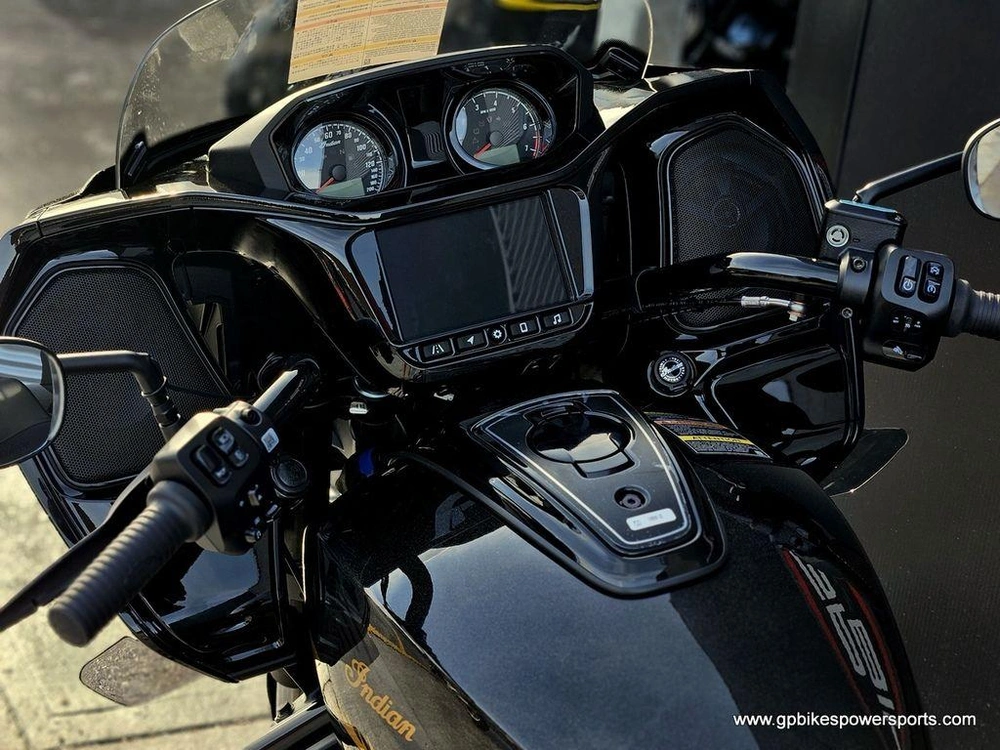 2026 Indian Motorcycle Challenger® Dark Horse® 112 Black Crystal W/black Metallic & Championship G
