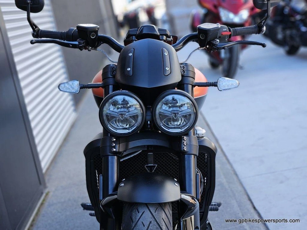 2026 Triumph Rocket 3 Storm R Satin Baja Orange/matte Sapphire Black