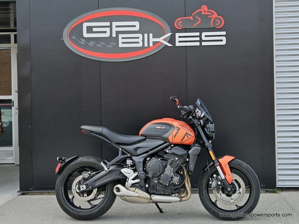 2023 Triumph Trident 660 Matte Baja Orange / Matte Storm Grey