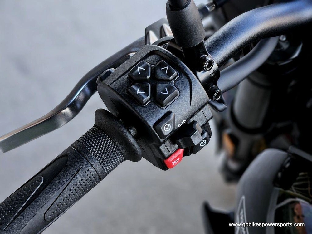 2026 Triumph Trident 800 Jet Black