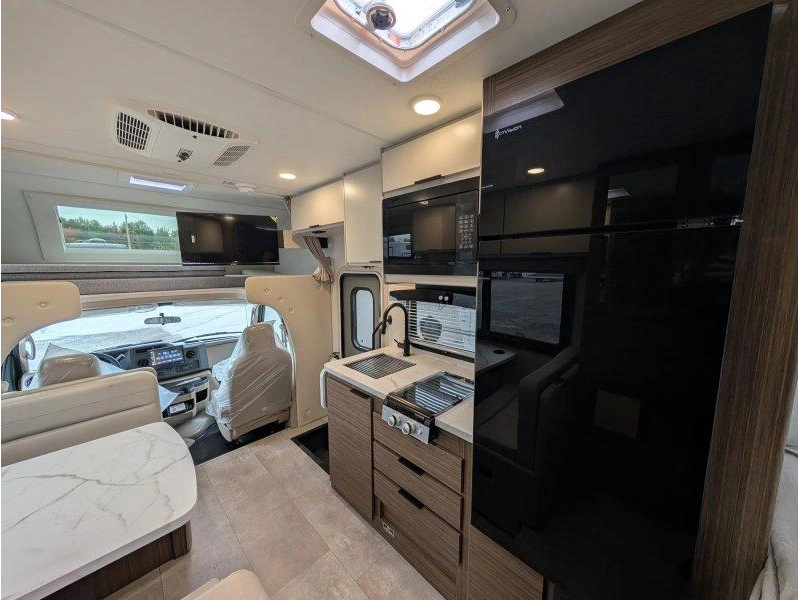 Thor Motor Coach Echelon Lc21 2027 alt