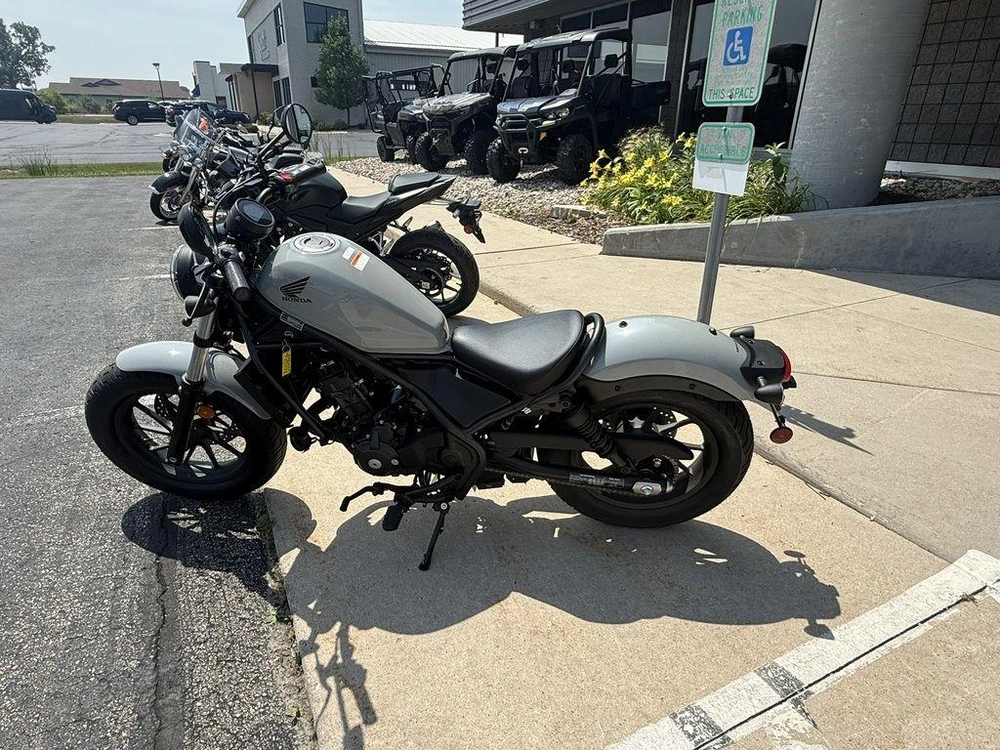 2026 Honda Rebel 300 E-clutch