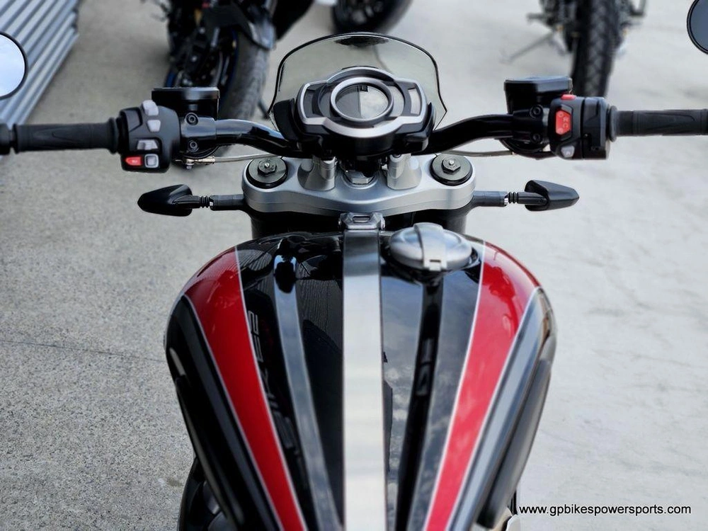 2024 Triumph Rocket 3 R Sapphire Black/carnival Red/silver Ice