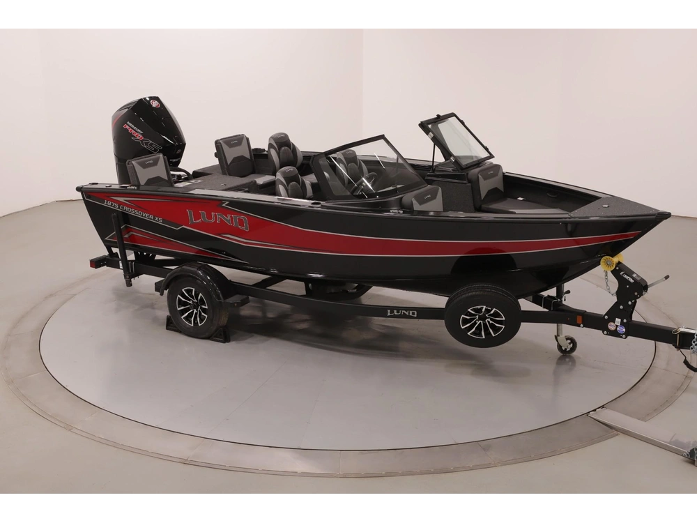 2026 Lund Boat Co 1875 Crossover Xs alt