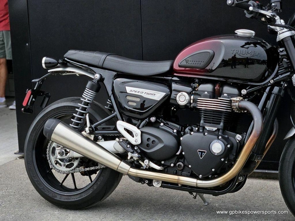 2024 Triumph Speed Twin 1200 Stealth Edition