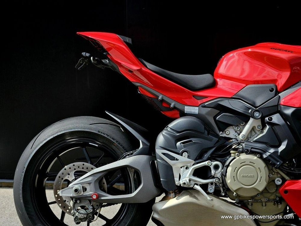 2025 Ducati Streetfighter V4 Ducati Red