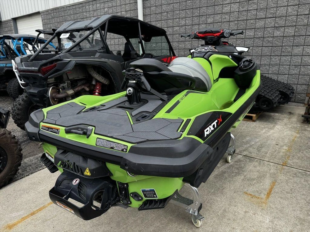 2020 Sea-doo Rxt®-x® 300 Ibr & Sound System California Green And Black