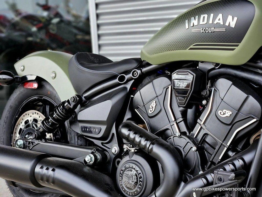 2026 Indian Motorcycle Scout® Bobber Limited +tech Moss Green Smoke