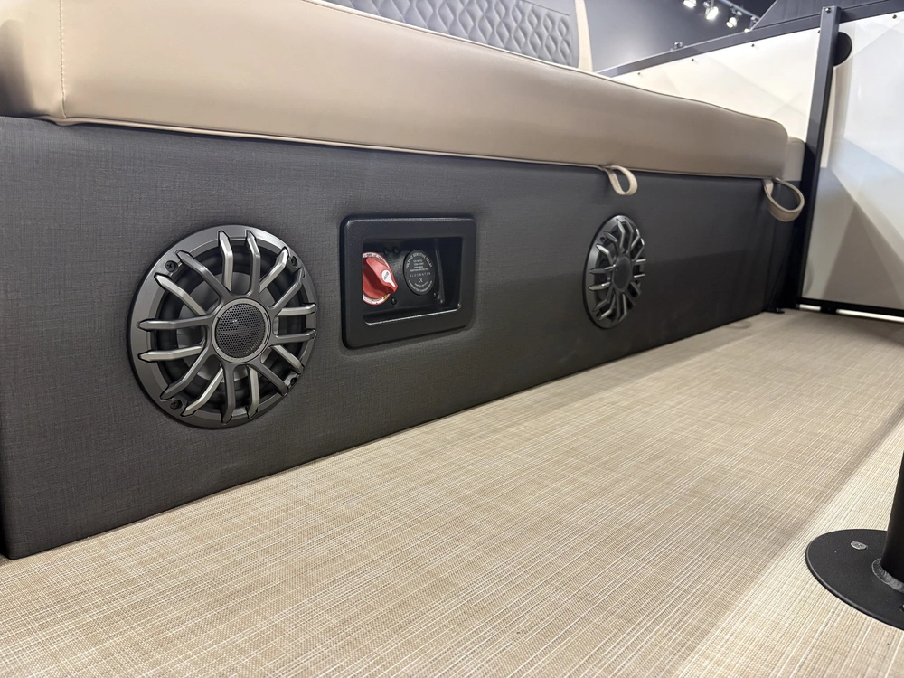 2027 Harris Sunliner 230 Sle alt