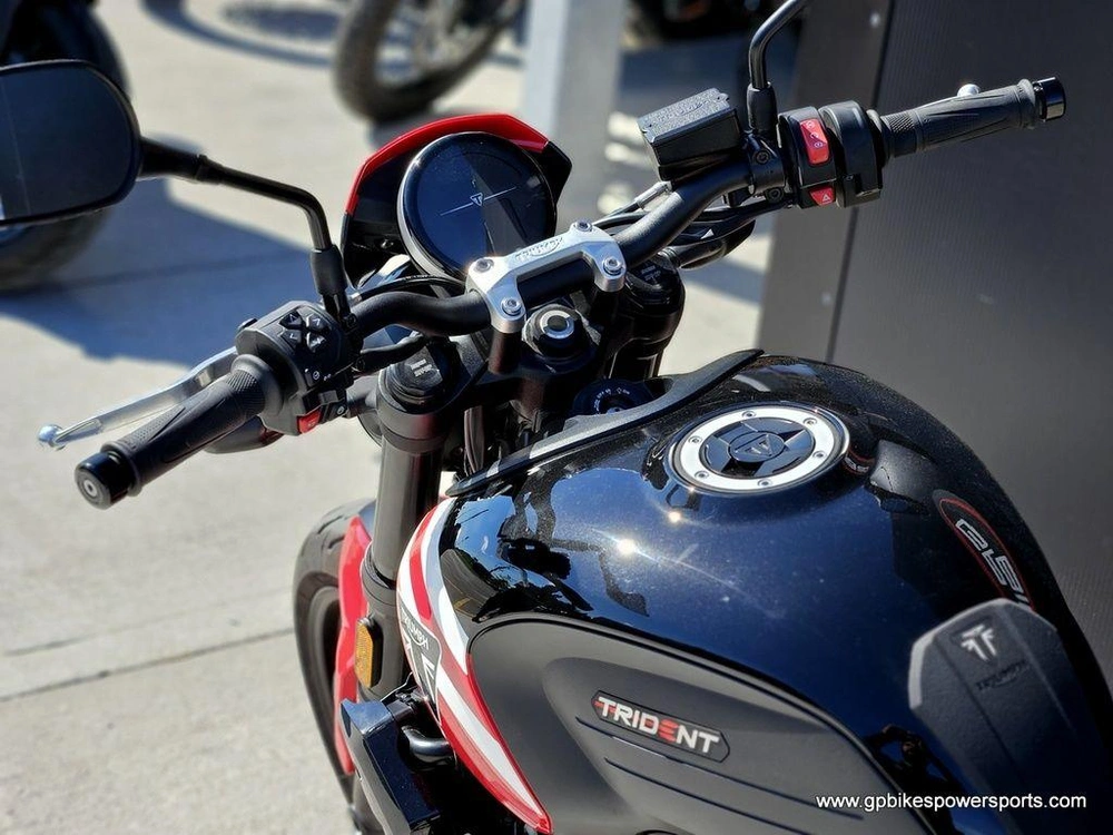 2025 Triumph Trident 660 Diablo Red/sapphire Black