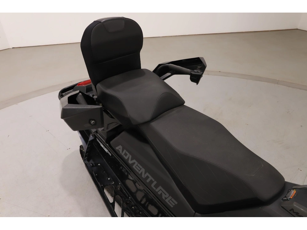 2024 Polaris 650 Indy Adventure 137 alt
