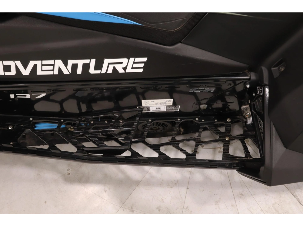 2024 Polaris 650 Indy Adventure 137 alt