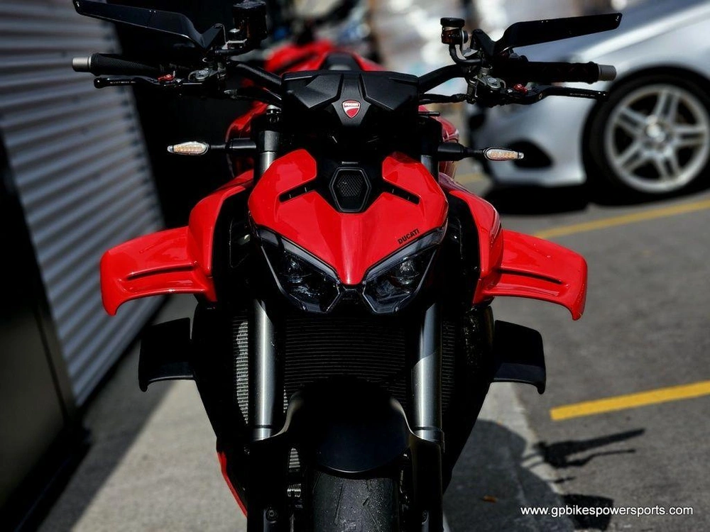 2025 Ducati Streetfighter V4 Ducati Red