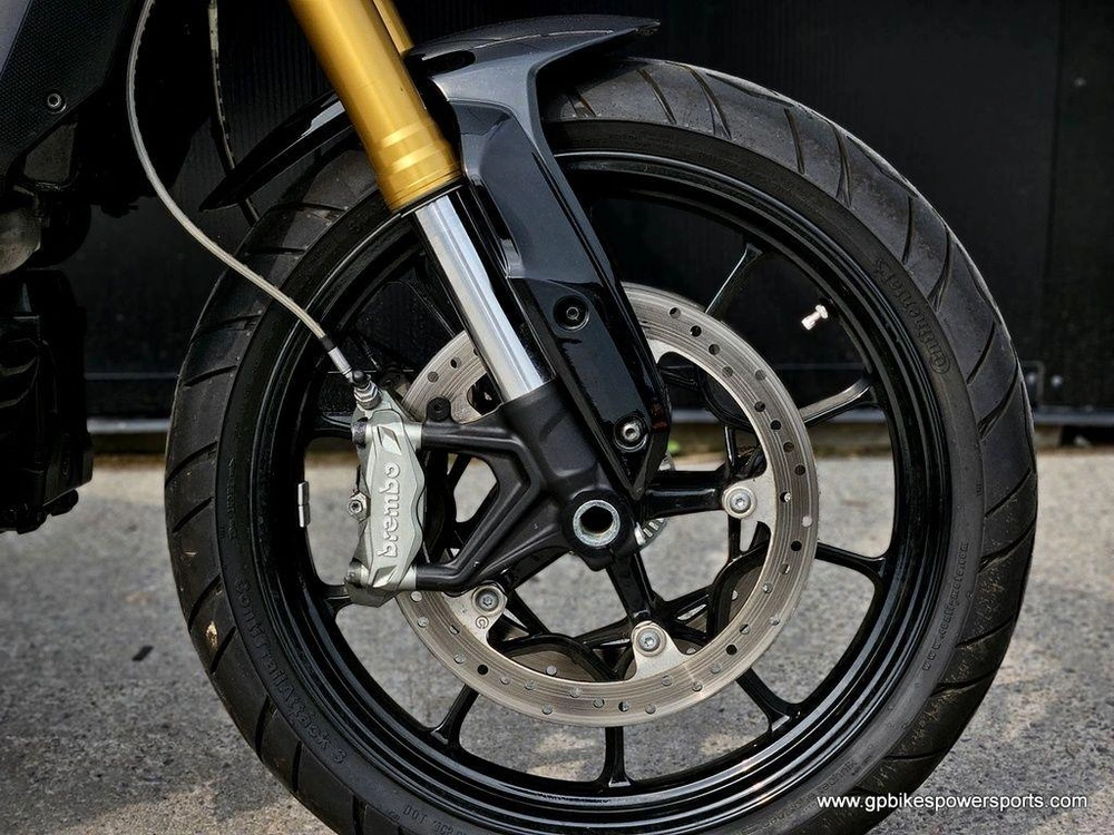 2019 Indian Motorcycle Ftr™ 1200 S Titanium Metallic Over Thunder Black Pearl