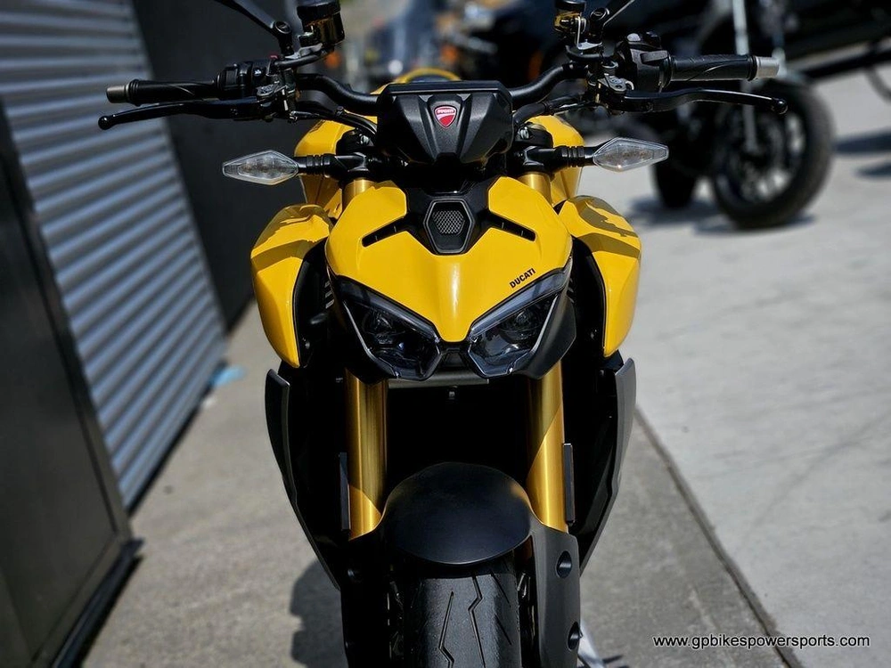 2026 Ducati Streetfighter V2 S Yellow