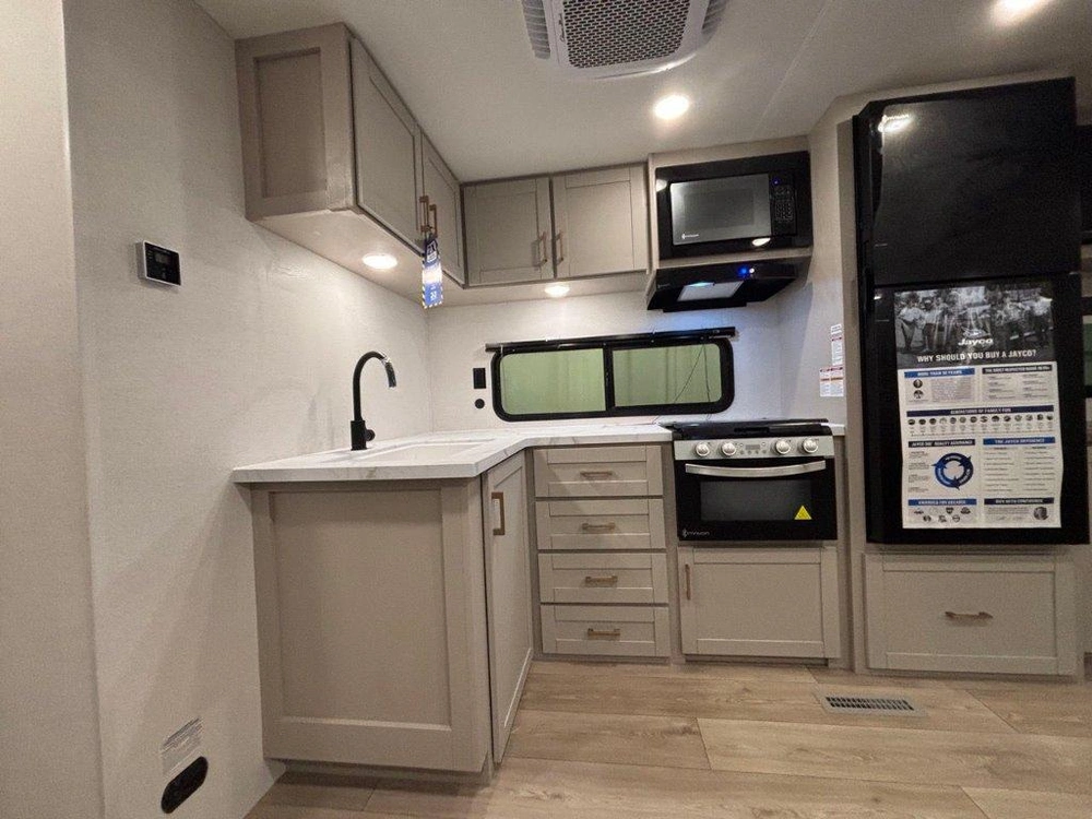 Jayco Jay Flight 335bhs 2027 alt