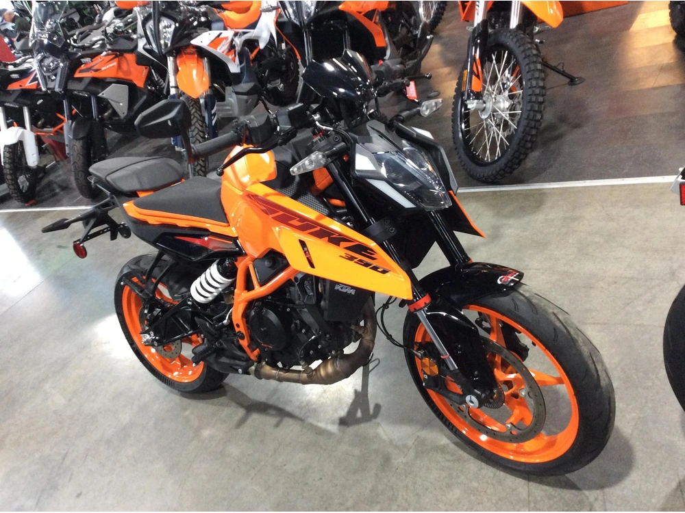 Ktm 390 Duke 2024 alt
