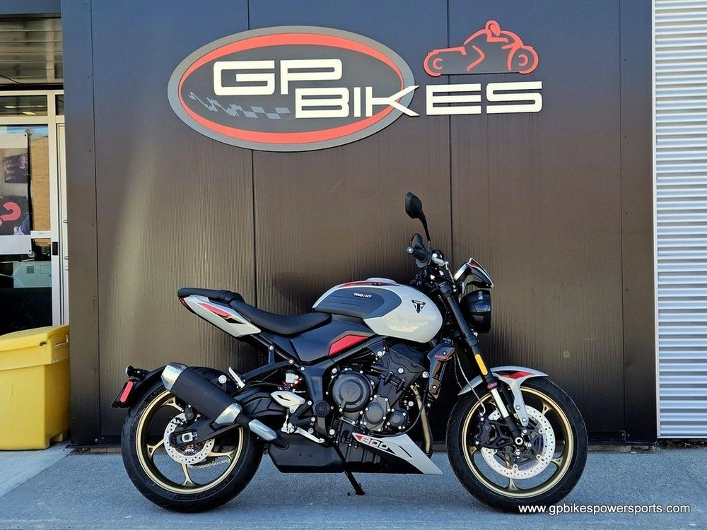 2026 Triumph Trident 800 Ash Grey