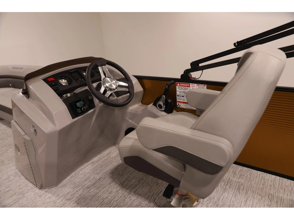 2025 Other 22 Sxlse Cruise Pontoon W/ 90hp Yamaha alt
