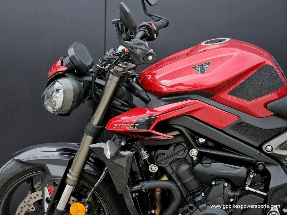 2024 Triumph Street Triple 765 Rs Carnival Red