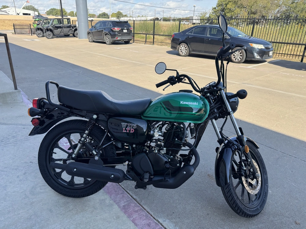 2026 Kawasaki W175 Ltd Abs