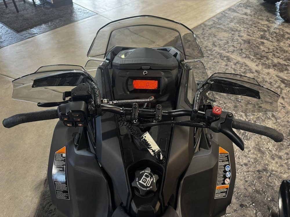 2027 Ski-doo Backcountry Adrenaline 850 E-tec® 146 Es Storm 1.5 S_lev_4.5"_blk